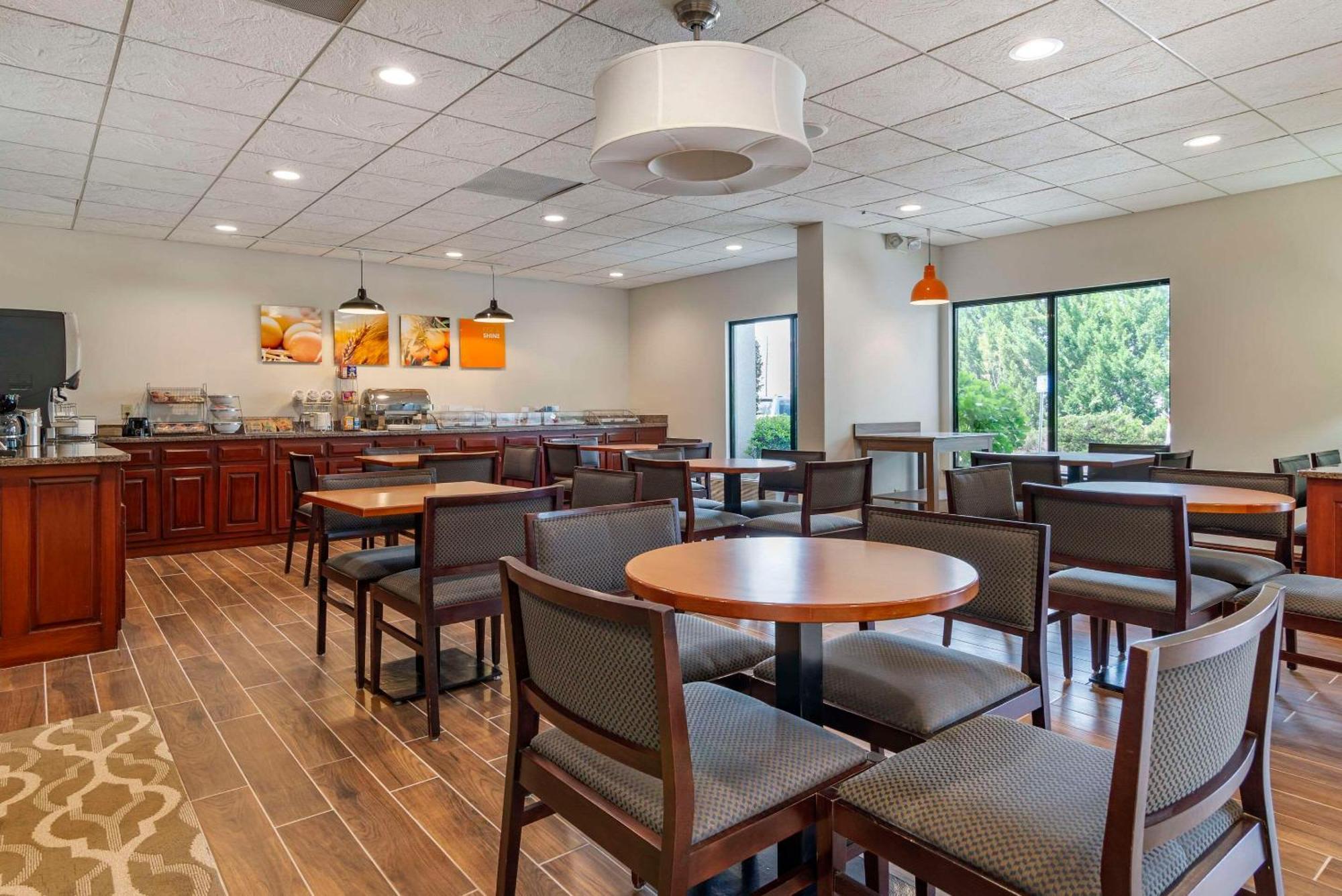 Comfort Inn & Suites Dahlonega University Area Esterno foto