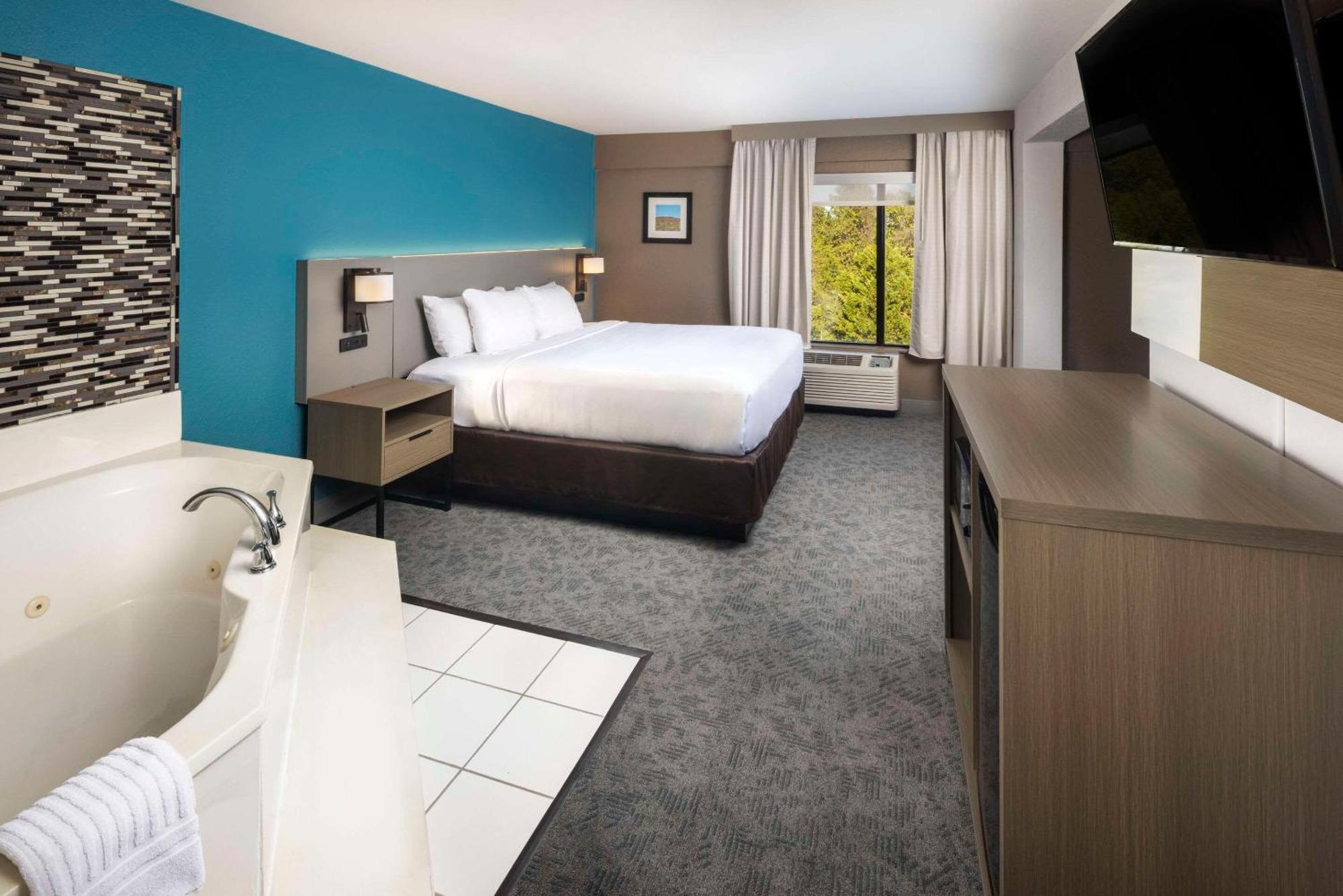 Comfort Inn & Suites Dahlonega University Area Esterno foto