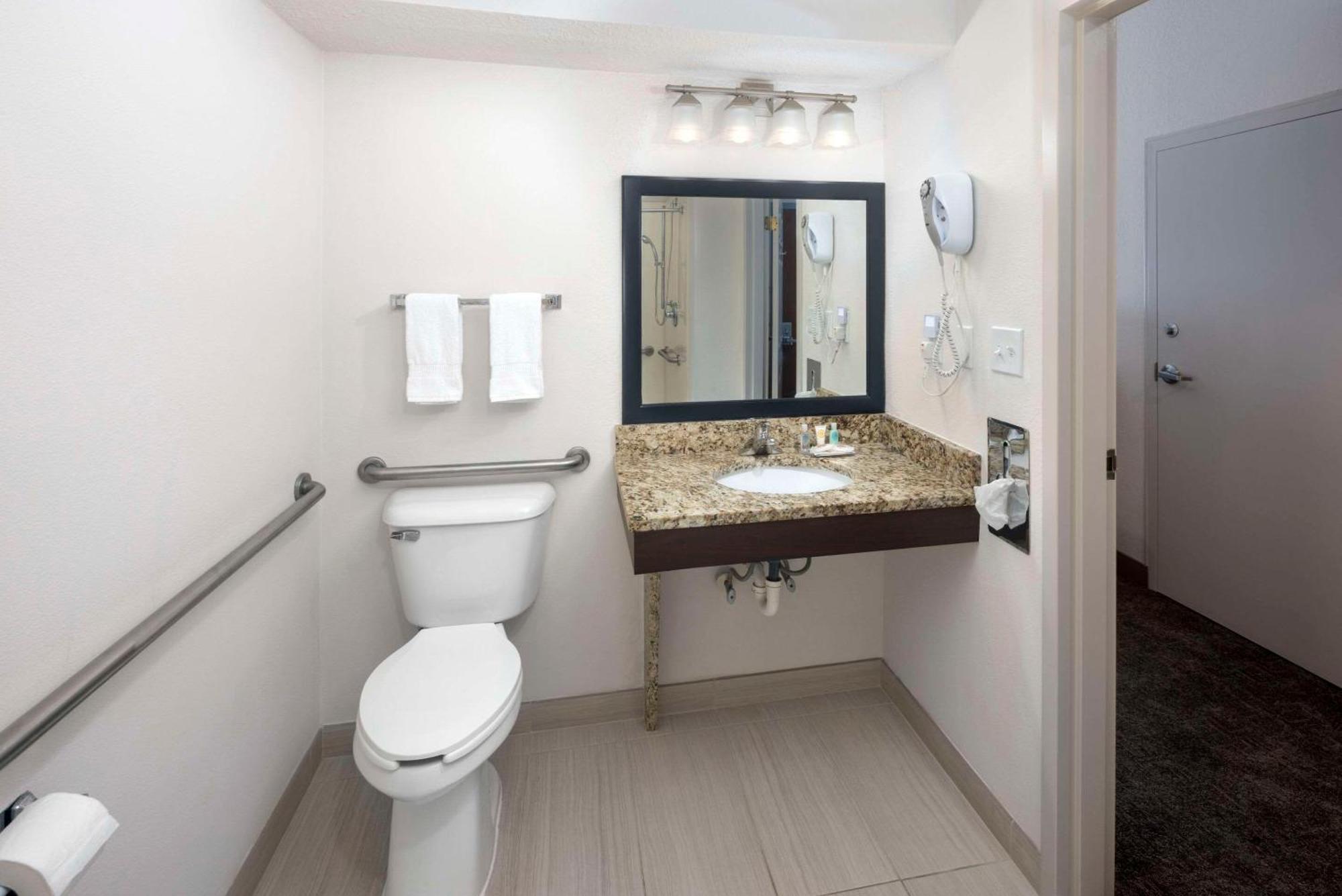 Comfort Inn & Suites Dahlonega University Area Esterno foto