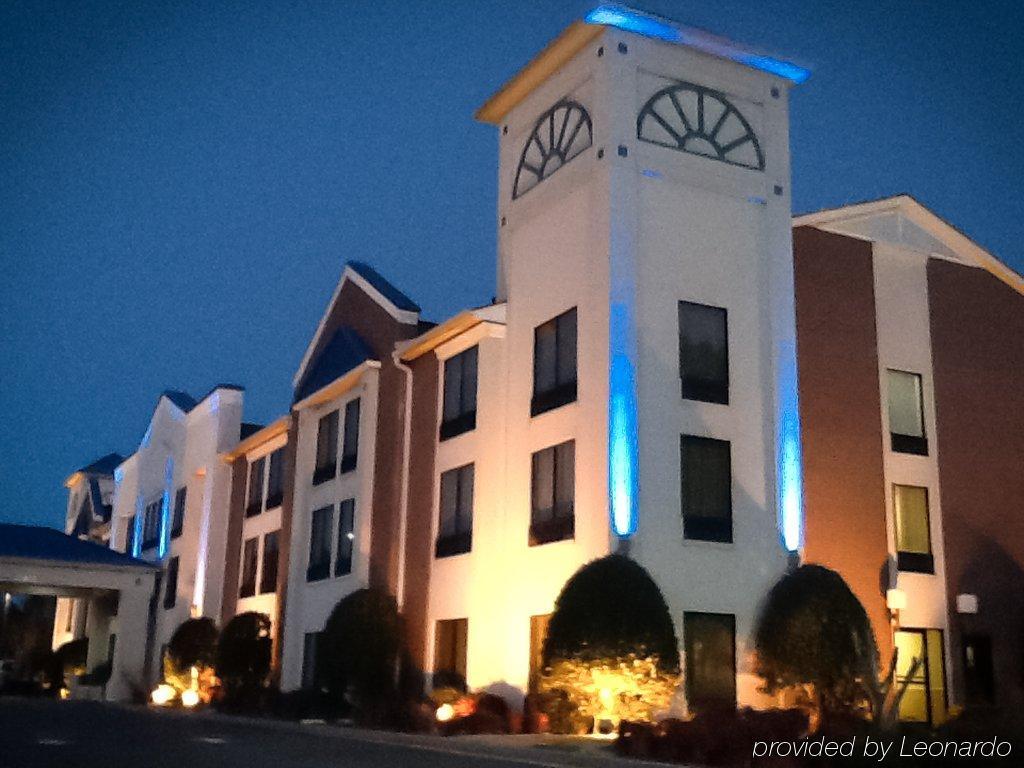 Comfort Inn & Suites Dahlonega University Area Esterno foto